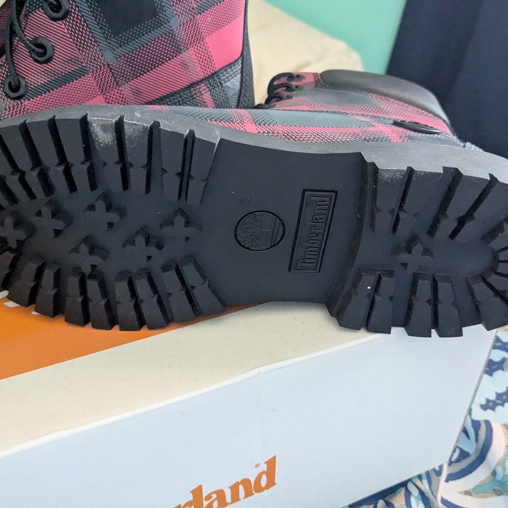 Rare* - NWOT - Plaid Pink and Grey Lace-Up Timberland Boots 🥾 - Picture 3 of 3